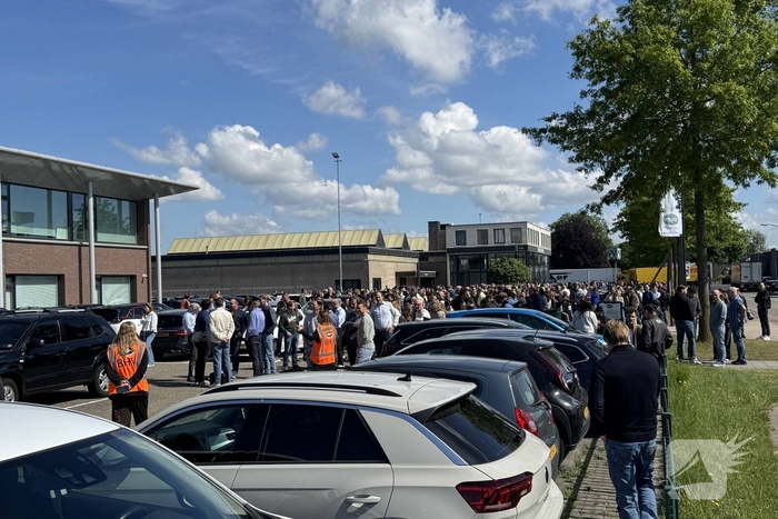 Brand in kantoorpand leidt tot grootschalige ontruiming