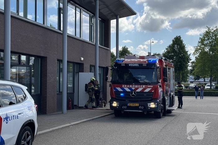 Brand in kantoorpand leidt tot grootschalige ontruiming