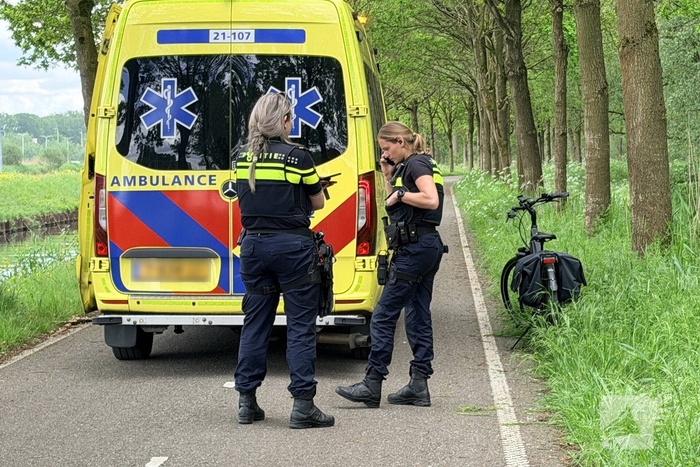 Gewonde man na ongeval gevonden langs fietspad