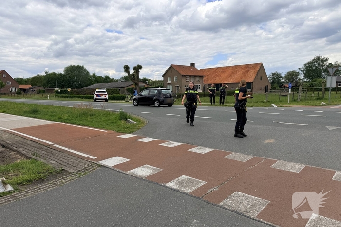 Auto botst op fietser in Schijndel