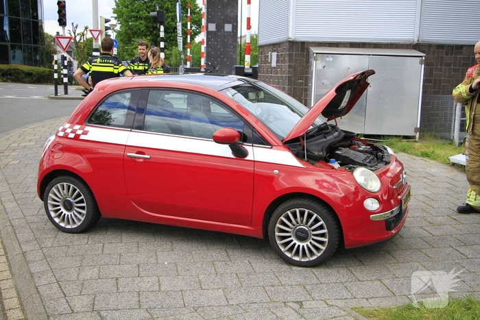 Auto met motorproblemen leidt tot brandweerinzet