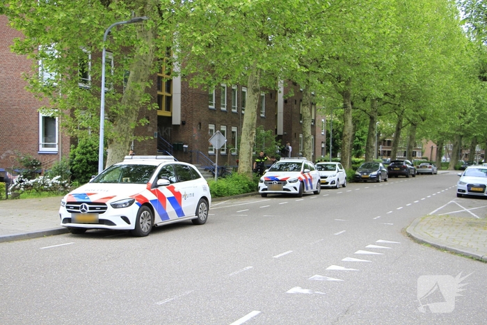 Politie valt woning binnen met stormram