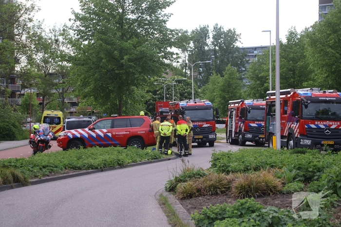 Blusrobot ingezet bij uitslaande brand in verlaten kantoorgebouw