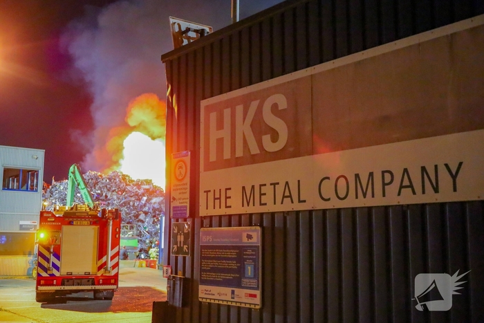 Explosie tijdens brand bij metaalrecyclingbedrijf