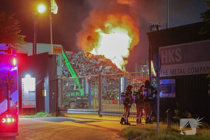 Explosie tijdens brand bij metaalrecyclingbedrijf
