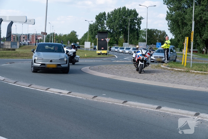 Politie, Mobiele Eenheid en provincie aanwezig bij rouwstoet motorclub