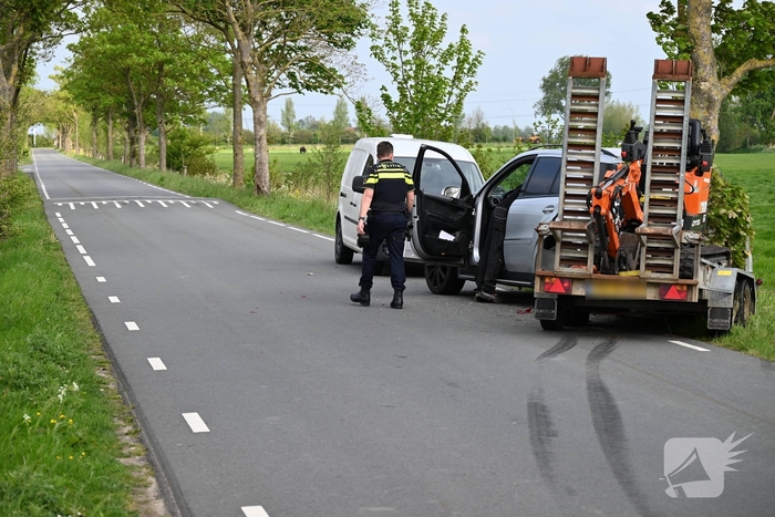 Bestuurder vlucht na ongeval met aanhanger