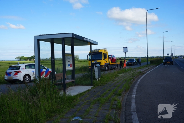 Botsing tussen voertuigen leidt tot schade