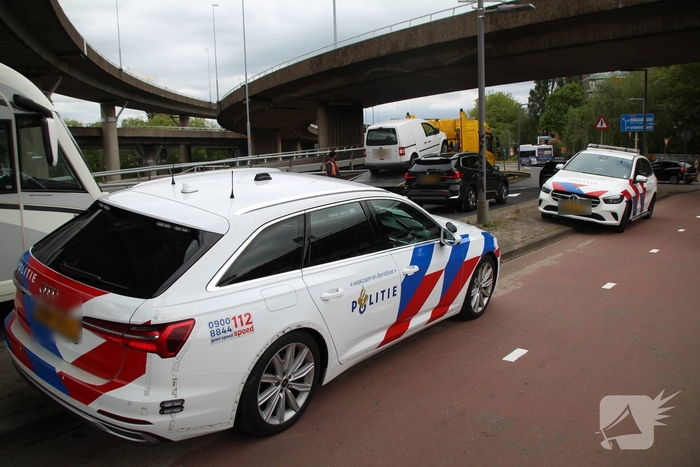 Ongeval tussen busje en vrachtwagentje
