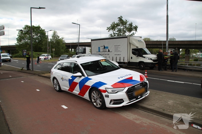 Ongeval tussen busje en vrachtwagentje