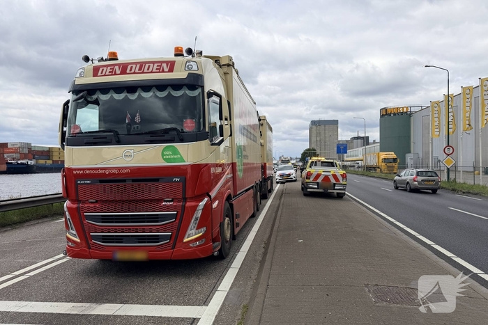 Ongeval met meerdere voertuigen leidt tot wegafsluiting