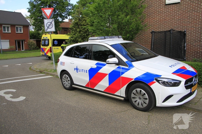 Fietsster gewond na aanrijding met auto