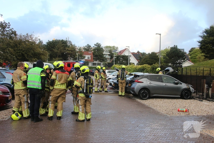 Drie elektrische voertuigen in brand op parkeerplaats