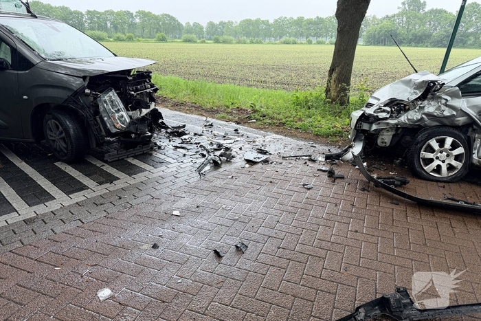 Frontale aanrijding leidt tot gewonde