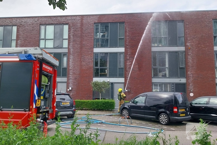 Brand op dak van woning ontdekt
