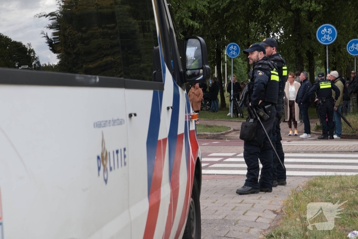Waterwerper ingezet en veiligheidsrisicogebied na rellen