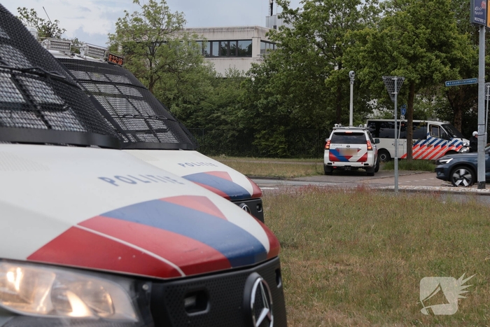 Waterwerper ingezet en veiligheidsrisicogebied na rellen