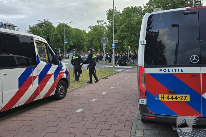 Waterwerper ingezet en veiligheidsrisicogebied na rellen
