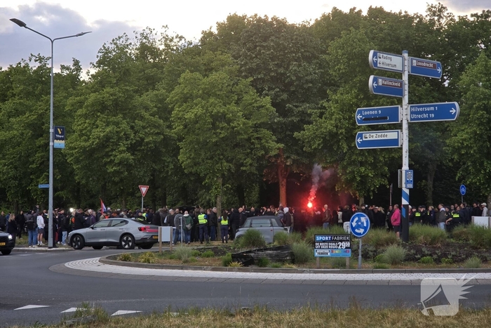 Waterwerper ingezet en veiligheidsrisicogebied na rellen