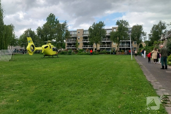 Traumahelikopter landt bij incident in woning