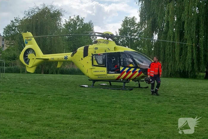 Traumahelikopter landt bij incident in woning