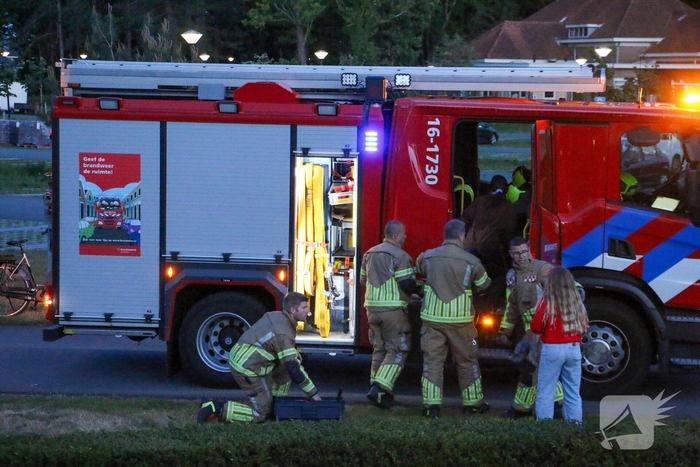 Brandweer bevrijdt kind uit basketbalnet