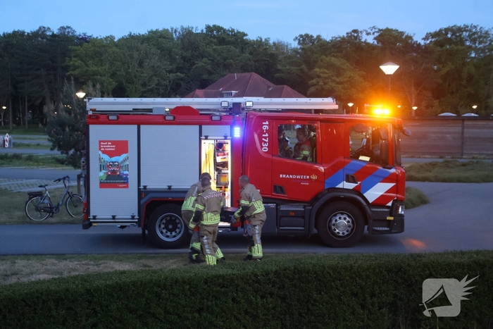 Brandweer bevrijdt kind uit basketbalnet