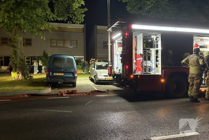 Brand in bijgebouw snel onder controle
