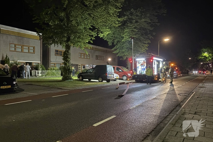 Brand in bijgebouw snel onder controle