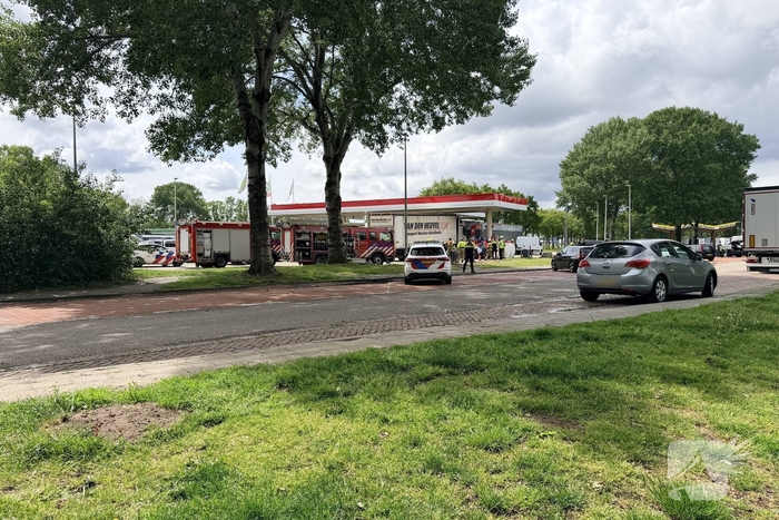 Vrouw overreden door vrachtwagen