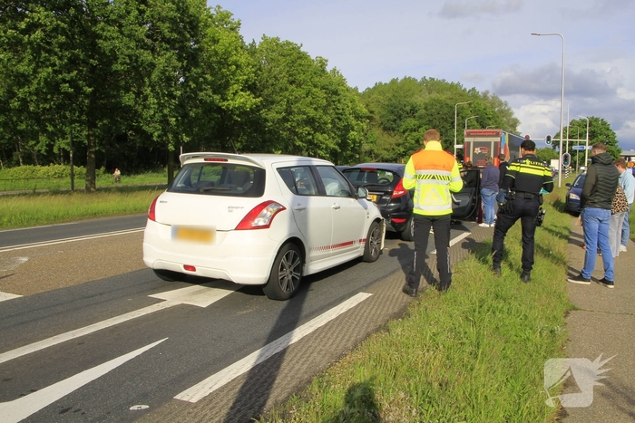 Botsing met drie voertuigen zorgt voor verkeershinder