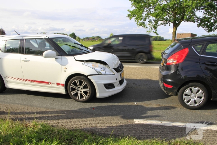 Botsing met drie voertuigen zorgt voor verkeershinder