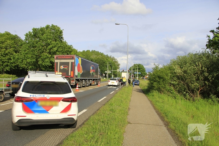 Botsing met drie voertuigen zorgt voor verkeershinder
