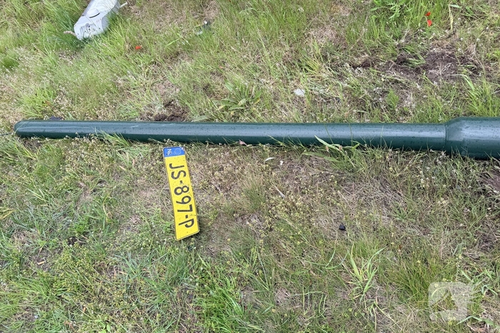 Ongeval met meerdere voertuigen en lantaarnpaal