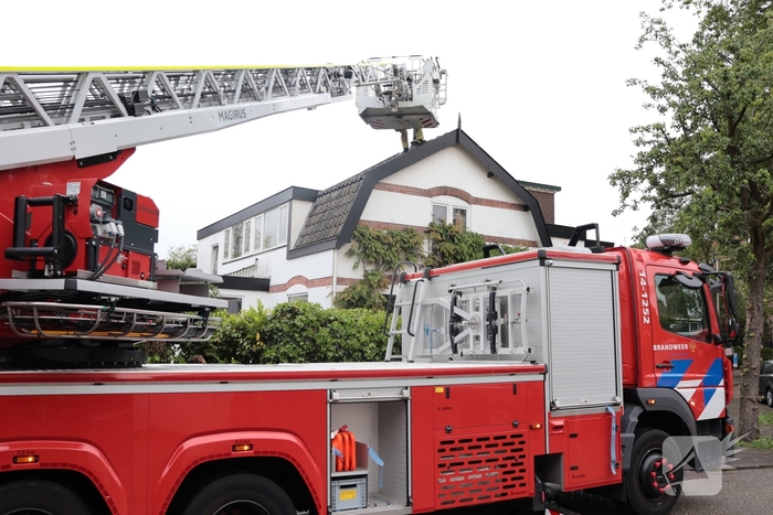 Brand in schoorsteen van woning