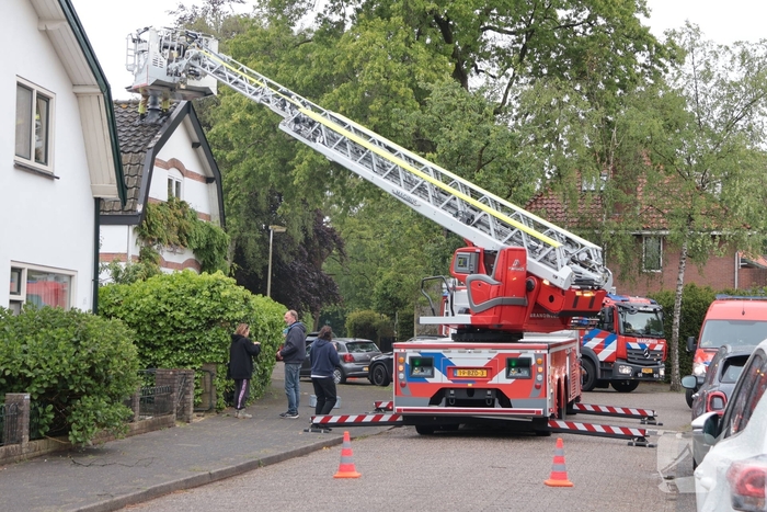 Brand in schoorsteen van woning