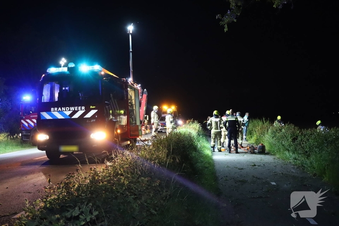 Auto belandt in sloot na ongeval