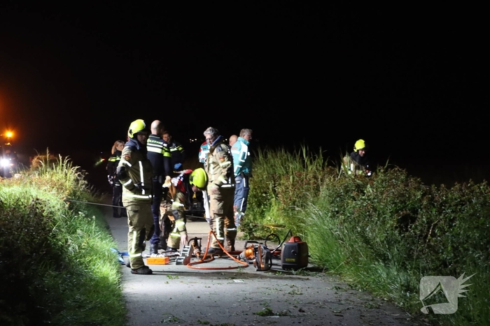 Auto belandt in sloot na ongeval