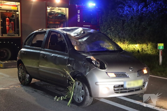 Auto belandt in sloot na ongeval