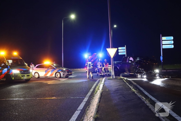 Verkeersongeval met twee voertuigen