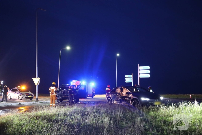 Verkeersongeval met twee voertuigen