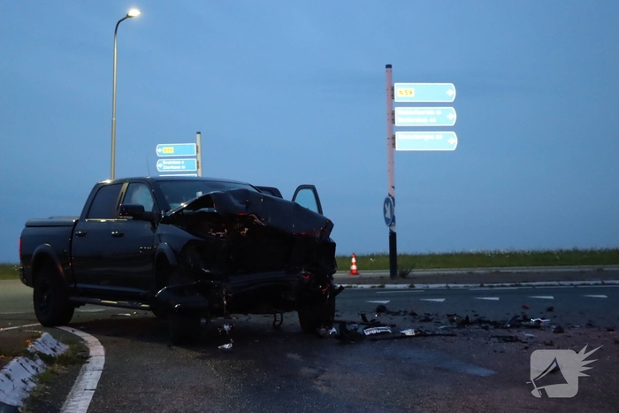 Verkeersongeval met twee voertuigen