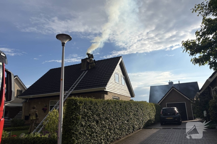 Schoorsteenbrand snel onder controle