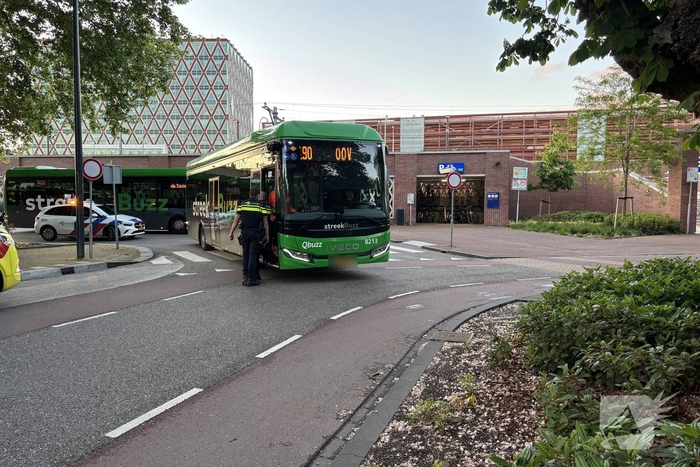 Voetganger gewond na aanrijding met bus
