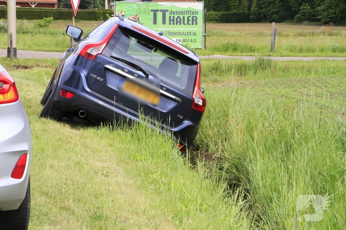 Bestuurder raakt van de weg na black-out