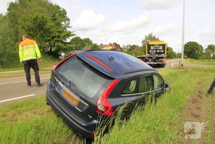 Bestuurder raakt van de weg na black-out