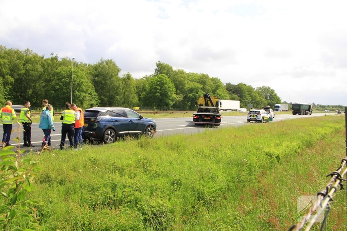 Douaneauto botst op andere wagen