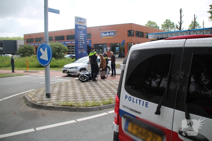 Scooterrijder gewond na aanrijding met automobilist