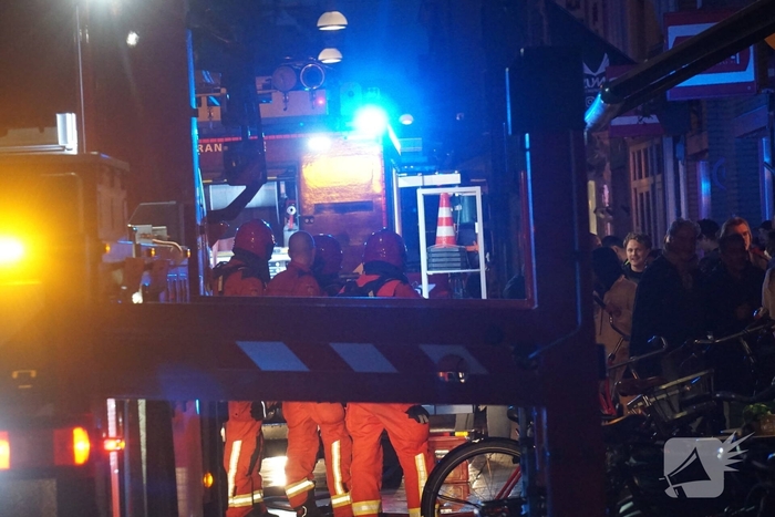 Keukenbrand breidt uit naar dak van pand