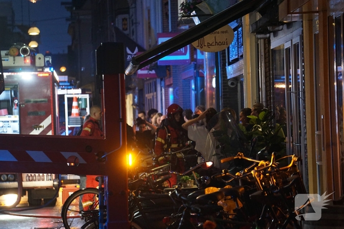 Keukenbrand breidt uit naar dak van pand
